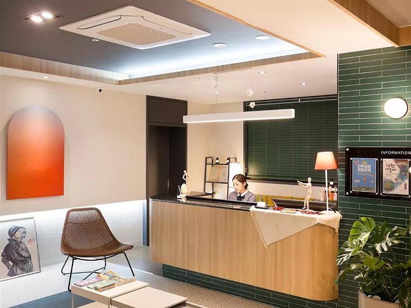 Brown Dot Hotel Jinju Extérieur photo