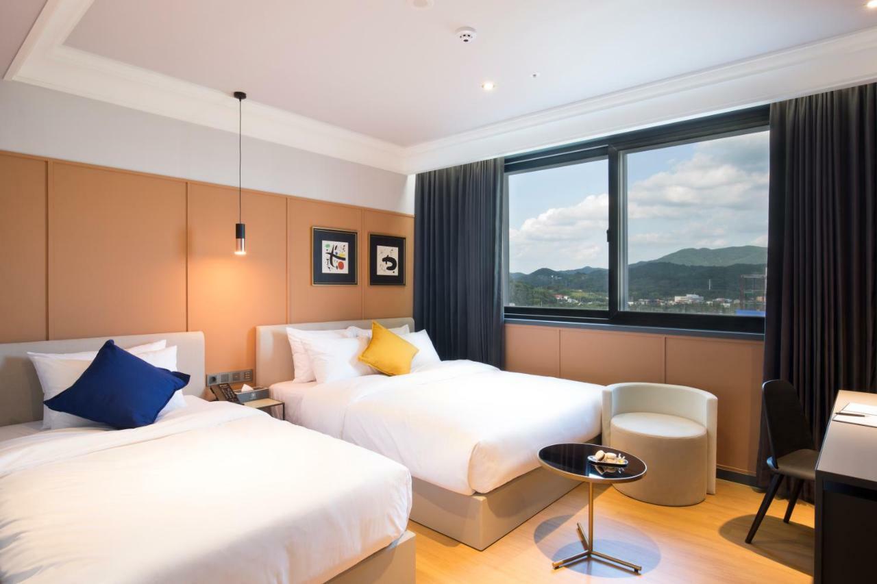 Brown Dot Hotel Jinju Extérieur photo